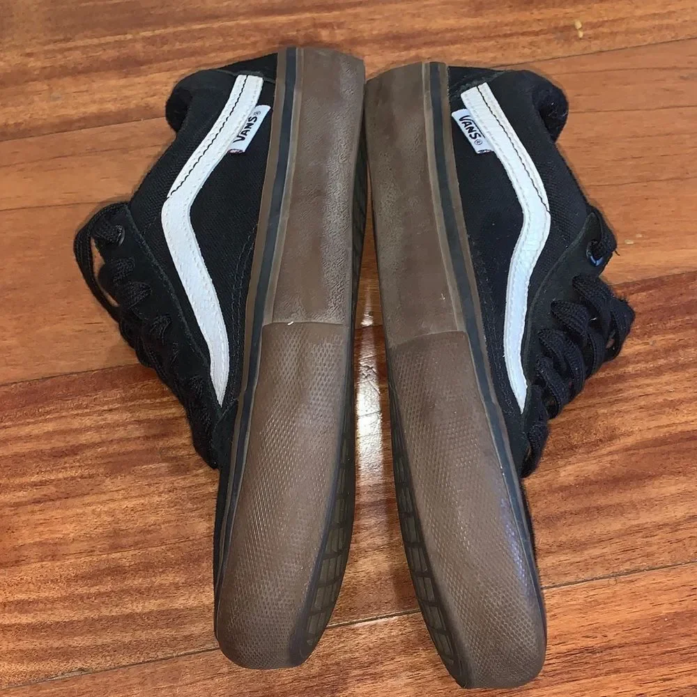 Vans Black and White skateboard Sneakers size 4